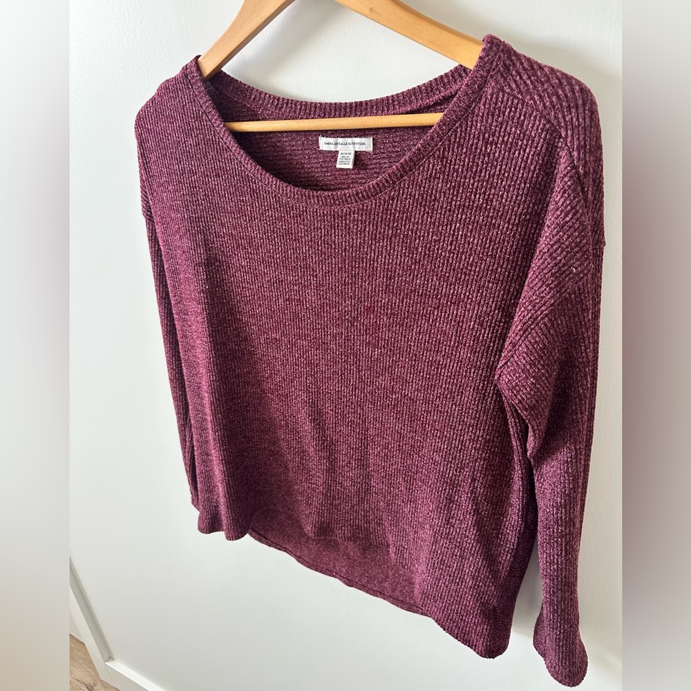 American Eagle Women’s Med Maroon Crew Neck Sweater